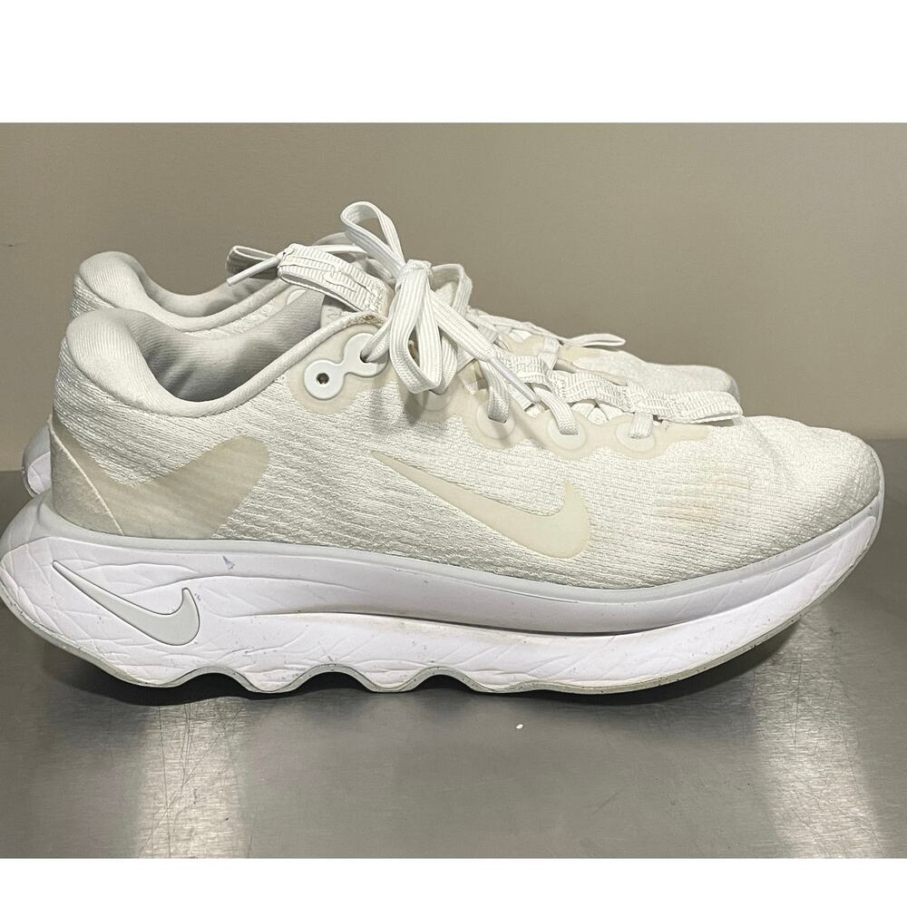 Nike Motiva White Summit Pure Platinum DV1238-106 Walking Shoes Size 8.5